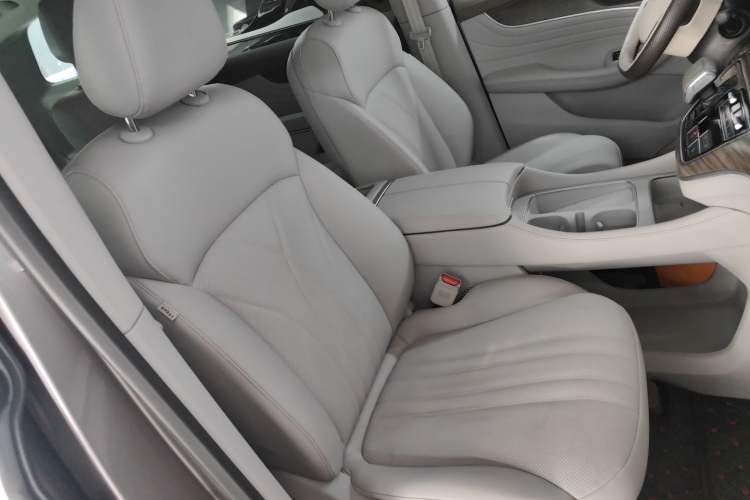 Used Roewe iMAX8 New Energy 2025 1.5T DMH Lu Zun Deluxe Edition Right Front Seat