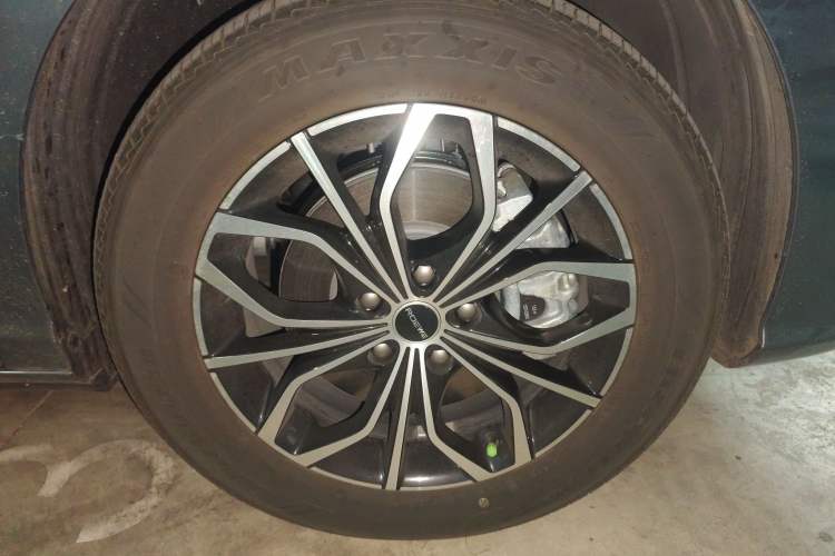 Used Roewe iMAX8 New Energy 2025 1.5T DMH Lu Zun Deluxe Edition Right Front Wheel Hub