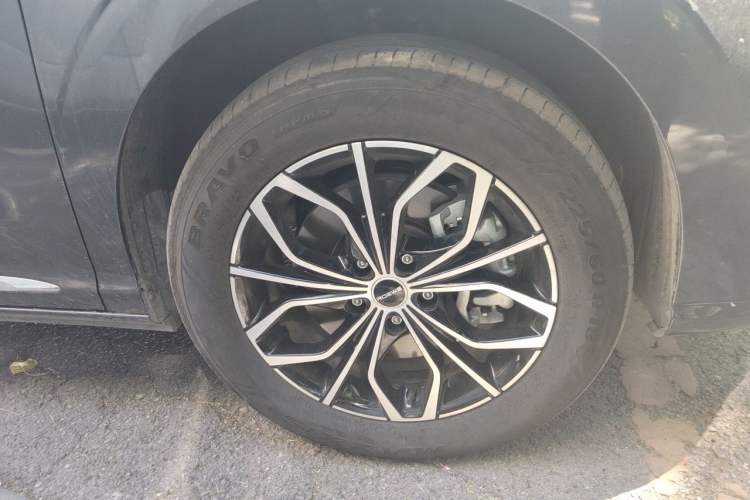 Used Roewe iMAX8 New Energy 2025 1.5T DMH Lu Zun Deluxe Edition Right Front Wheel Hub