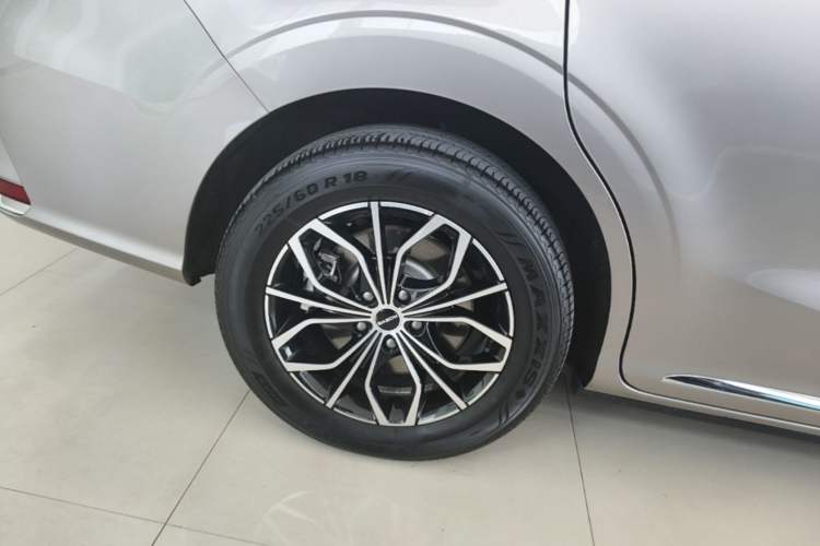 Used Roewe iMAX8 New Energy 2025 1.5T DMH Lu Zun Deluxe Edition Right Rear Wheel Hub