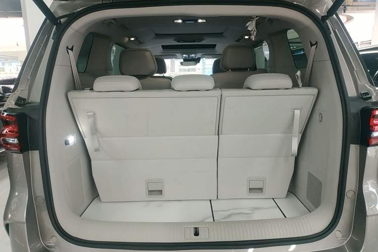 Used Roewe iMAX8 New Energy 2025 1.5T DMH Lu Zun Deluxe Edition Trunk