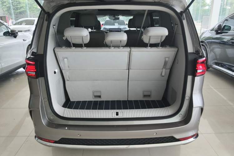 Used Roewe iMAX8 New Energy 2025 1.5T DMH Lu Zun Deluxe Edition Trunk