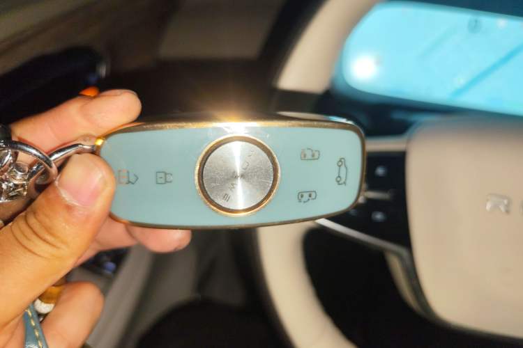 Used Roewe iMAX8 New Energy 2025 1.5T DMH Lu Zun Deluxe Edition Vehicle Key