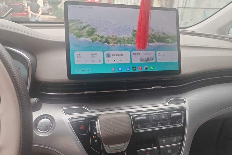 Used Roewe iMAX8 New Energy 2025 1.5T DMH Lu Zun Deluxe Edition Audio And AC Panel