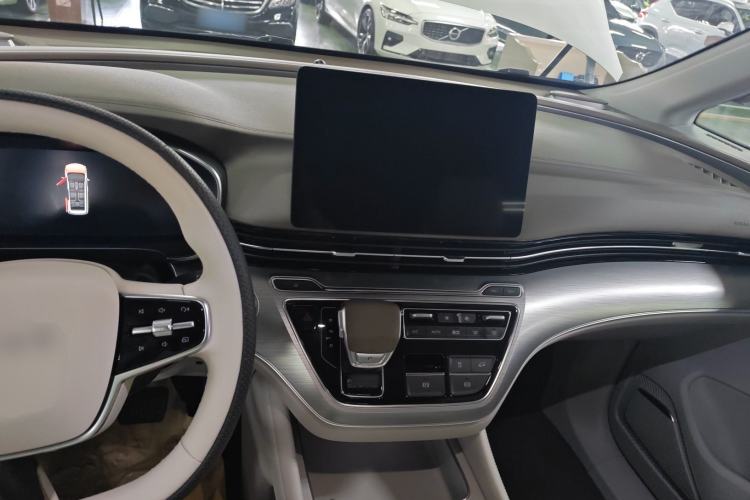 Used Roewe iMAX8 New Energy 2025 1.5T DMH Lu Zun Deluxe Edition Center Console