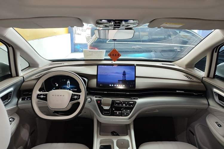 Used Roewe iMAX8 New Energy 2025 1.5T DMH Lu Zun Deluxe Edition Center Console