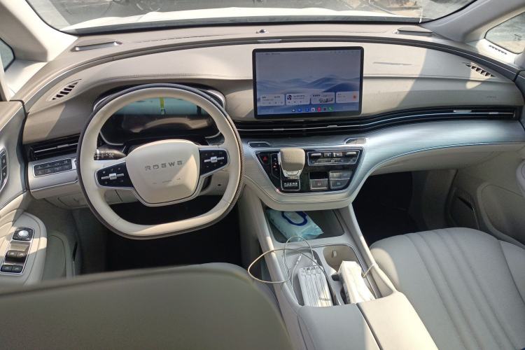 Used Roewe iMAX8 New Energy 2025 1.5T DMH Lu Zun Deluxe Edition Center Console