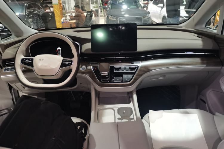 Used Roewe iMAX8 New Energy 2025 1.5T DMH Lu Zun Deluxe Edition Center Console