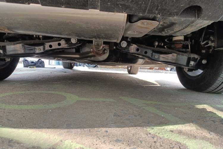 Used Roewe iMAX8 New Energy 2025 1.5T DMH Lu Zun Deluxe Edition Chassis Rear