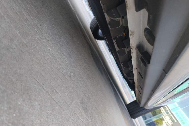 Used Roewe iMAX8 New Energy 2025 1.5T DMH Lu Zun Deluxe Edition Chassis Rear Right