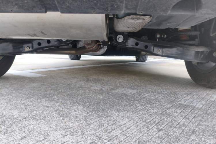 Used Roewe iMAX8 New Energy 2025 1.5T DMH Lu Zun Deluxe Edition Chassis Rear