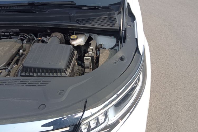 Used Roewe iMAX8 New Energy 2025 1.5T DMH Lu Zun Deluxe Edition Engine Bay Left