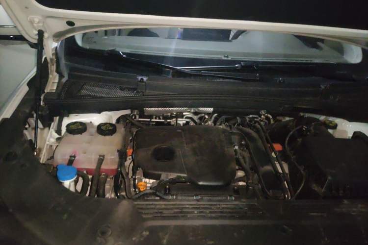 Used Roewe iMAX8 New Energy 2025 1.5T DMH Lu Zun Deluxe Edition Engine Bay Right