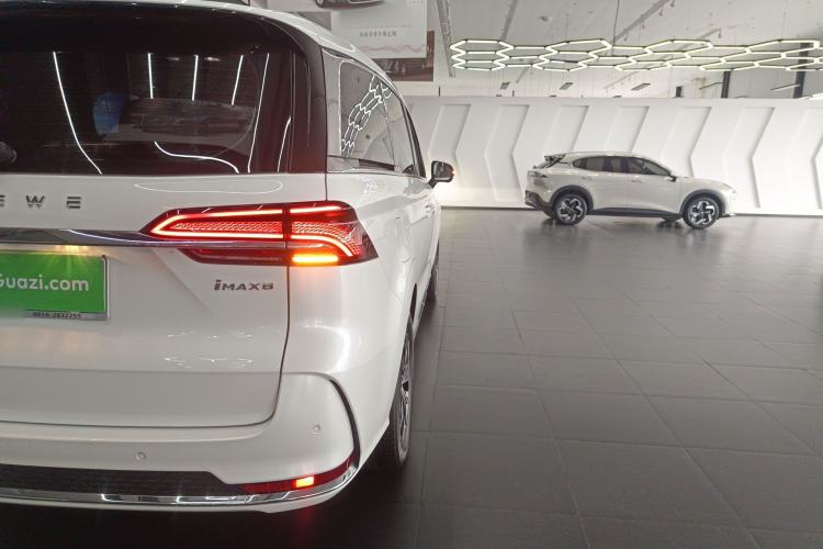 Used Roewe iMAX8 New Energy 2025 1.5T DMH Lu Zun Deluxe Edition Exterior 3