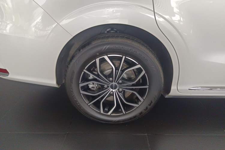 Used Roewe iMAX8 New Energy 2025 1.5T DMH Lu Zun Deluxe Edition Exterior 5