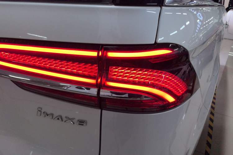 Used Roewe iMAX8 New Energy 2025 1.5T DMH Lu Zun Deluxe Edition Exterior 6