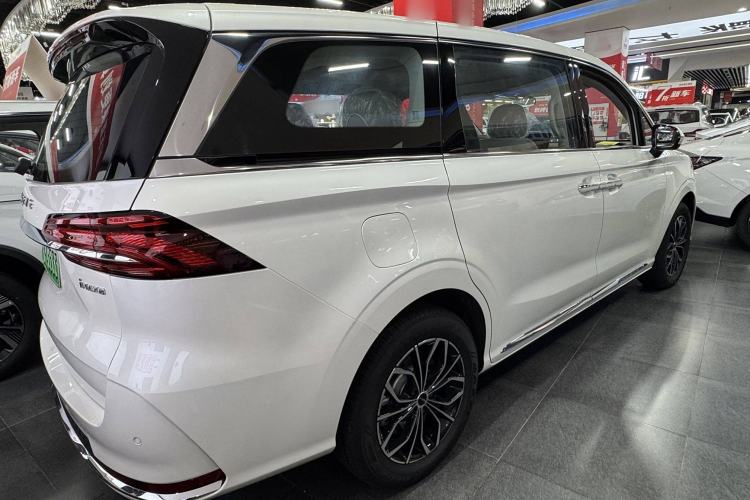 Used Roewe iMAX8 New Energy 2025 1.5T DMH Lu Zun Deluxe Edition Exterior 6