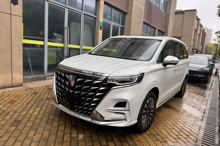 Used Roewe iMAX8 New Energy 2025 1.5T DMH Lu Zun Deluxe Edition Front Left 45 Deg