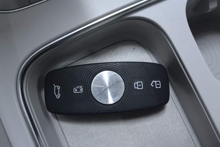 Used Roewe iMAX8 New Energy 2025 1.5T DMH Lu Zun Deluxe Edition Interior 1