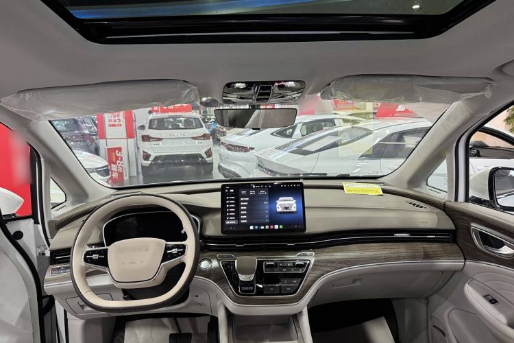 Used Roewe iMAX8 New Energy 2025 1.5T DMH Lu Zun Deluxe Edition Interior 1