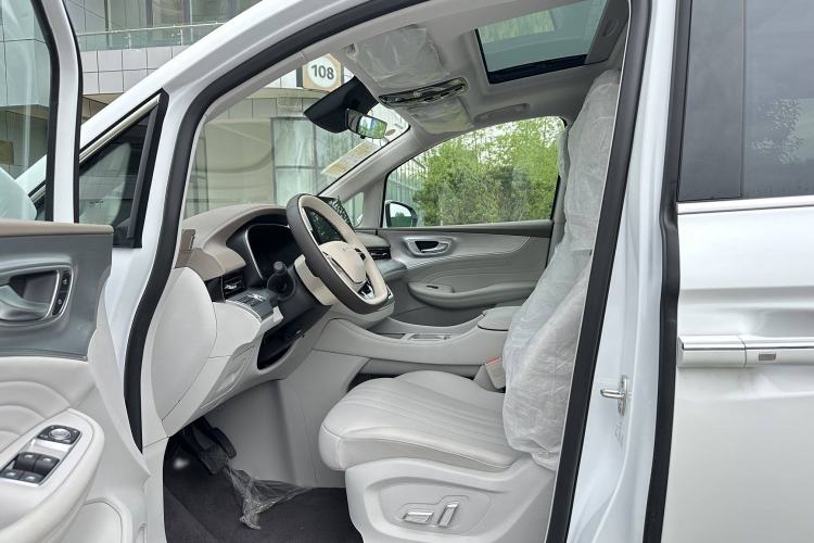 Used Roewe iMAX8 New Energy 2025 1.5T DMH Lu Zun Deluxe Edition Interior 2