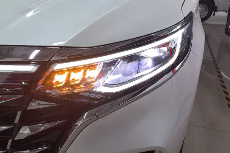 Used Roewe iMAX8 New Energy 2025 1.5T DMH Lu Zun Deluxe Edition Left Front Headlight