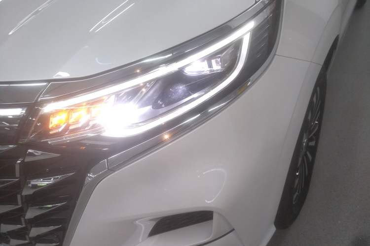 Used Roewe iMAX8 New Energy 2025 1.5T DMH Lu Zun Deluxe Edition Left Front Headlight