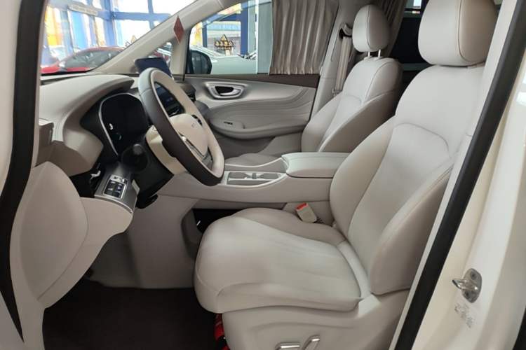 Used Roewe iMAX8 New Energy 2025 1.5T DMH Lu Zun Deluxe Edition Left Front Seat