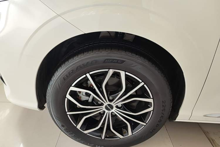 Used Roewe iMAX8 New Energy 2025 1.5T DMH Lu Zun Deluxe Edition Left Front Wheel Hub