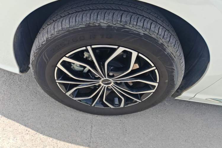 Used Roewe iMAX8 New Energy 2025 1.5T DMH Lu Zun Deluxe Edition Left Front Wheel Hub
