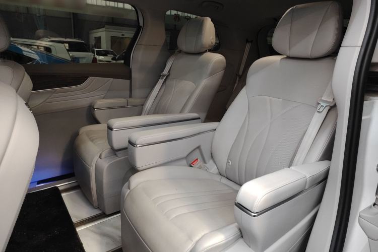 Used Roewe iMAX8 New Energy 2025 1.5T DMH Lu Zun Deluxe Edition Left Rear Seat
