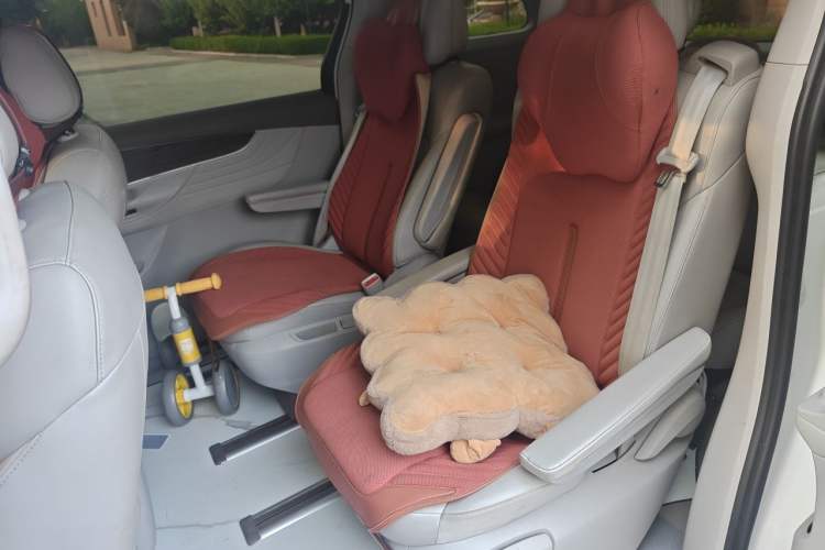 Used Roewe iMAX8 New Energy 2025 1.5T DMH Lu Zun Deluxe Edition Left Rear Seat