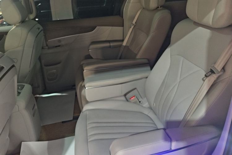 Used Roewe iMAX8 New Energy 2025 1.5T DMH Lu Zun Deluxe Edition Left Rear Seat
