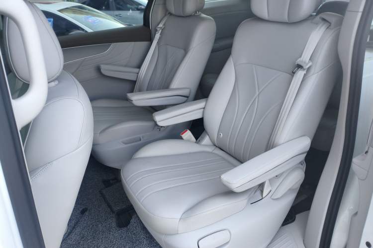 Used Roewe iMAX8 New Energy 2025 1.5T DMH Lu Zun Deluxe Edition Left Rear Seat