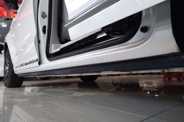 Used Roewe iMAX8 New Energy 2025 1.5T DMH Lu Zun Deluxe Edition Left Side Sill