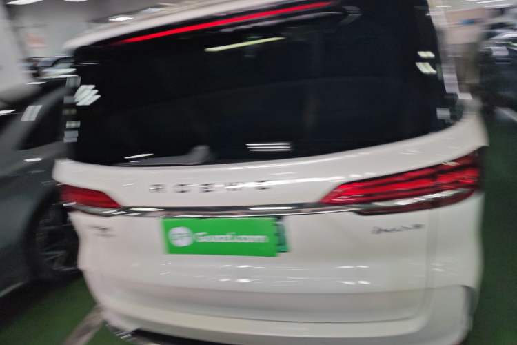 Used Roewe iMAX8 New Energy 2025 1.5T DMH Lu Zun Deluxe Edition Rear