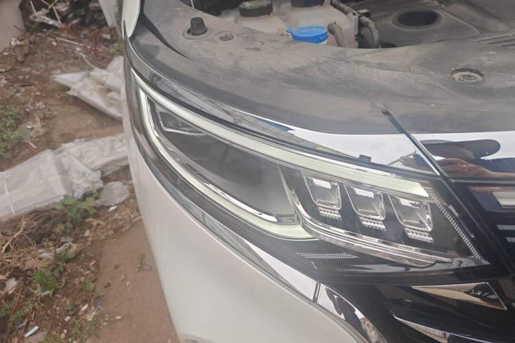 Used Roewe iMAX8 New Energy 2025 1.5T DMH Lu Zun Deluxe Edition Right Front Headlight