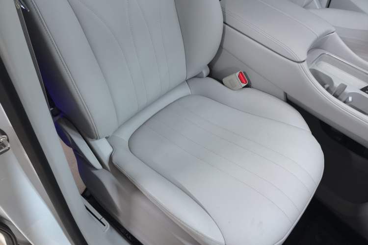 Used Roewe iMAX8 New Energy 2025 1.5T DMH Lu Zun Deluxe Edition Right Front Seat
