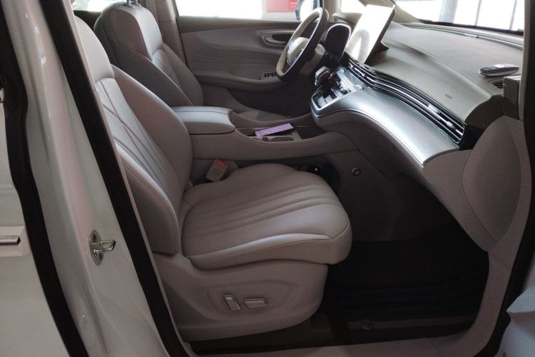 Used Roewe iMAX8 New Energy 2025 1.5T DMH Lu Zun Deluxe Edition Right Front Seat