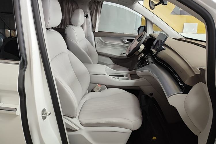 Used Roewe iMAX8 New Energy 2025 1.5T DMH Lu Zun Deluxe Edition Right Front Seat