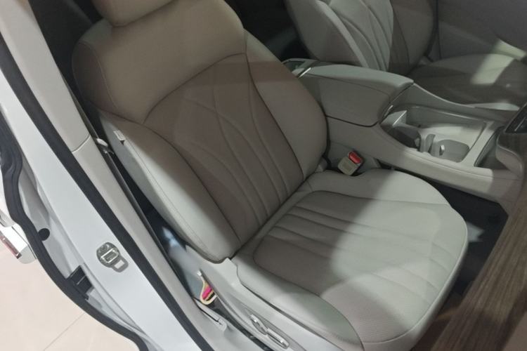 Used Roewe iMAX8 New Energy 2025 1.5T DMH Lu Zun Deluxe Edition Right Front Seat