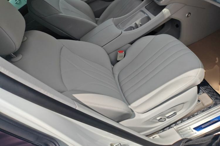 Used Roewe iMAX8 New Energy 2025 1.5T DMH Lu Zun Deluxe Edition Right Front Seat