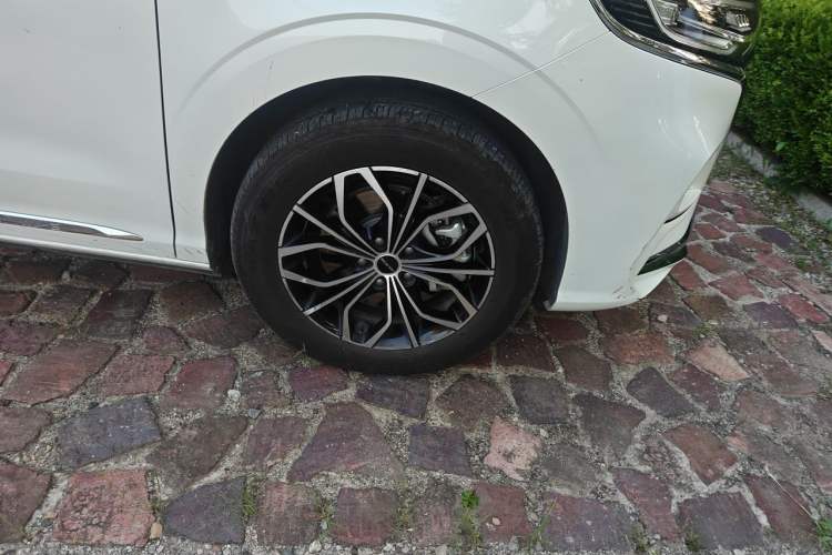 Used Roewe iMAX8 New Energy 2025 1.5T DMH Lu Zun Deluxe Edition Right Front Wheel Hub