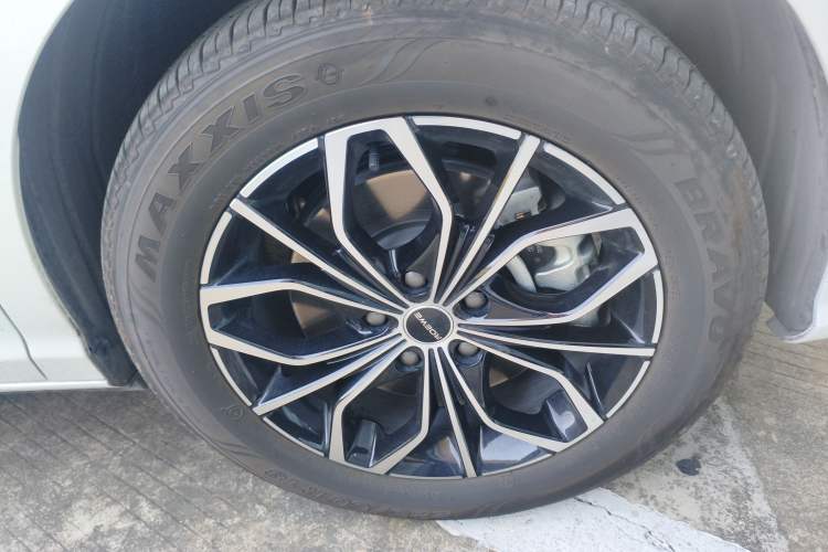 Used Roewe iMAX8 New Energy 2025 1.5T DMH Lu Zun Deluxe Edition Right Front Wheel Hub