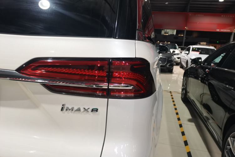 Used Roewe iMAX8 New Energy 2025 1.5T DMH Lu Zun Deluxe Edition Right Rear Taillight