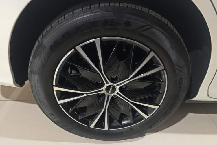 Used Roewe iMAX8 New Energy 2025 1.5T DMH Lu Zun Deluxe Edition Right Rear Wheel Hub