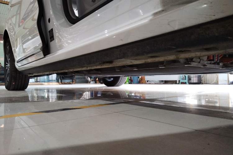 Used Roewe iMAX8 New Energy 2025 1.5T DMH Lu Zun Deluxe Edition Right Side Sill