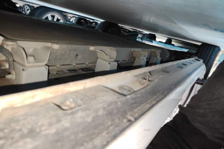 Used Roewe iMAX8 New Energy 2025 1.5T DMH Lu Zun Deluxe Edition Right Side Sill
