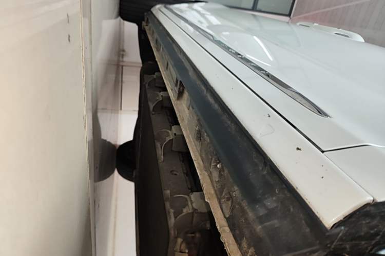 Used Roewe iMAX8 New Energy 2025 1.5T DMH Lu Zun Deluxe Edition Right Side Sill