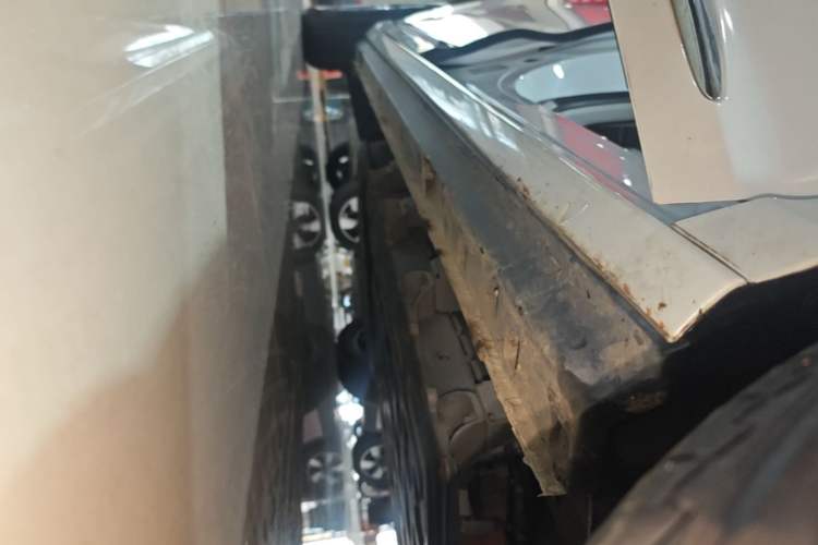Used Roewe iMAX8 New Energy 2025 1.5T DMH Lu Zun Deluxe Edition Right Side Sill